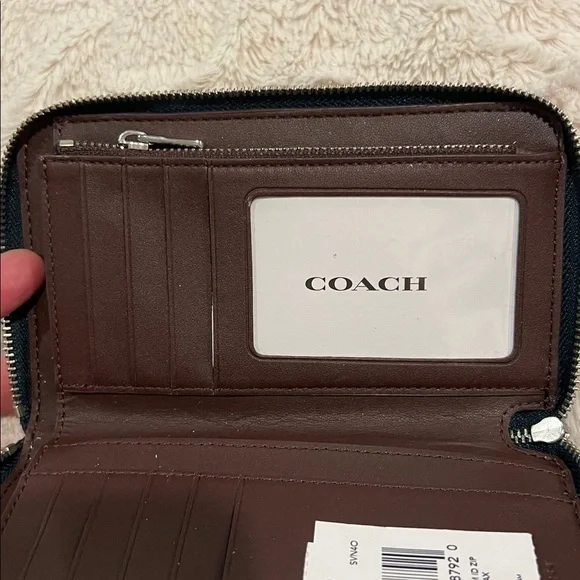 Brand New Coach Dark Green Leather Zip Wallet - Picture 5 of 6